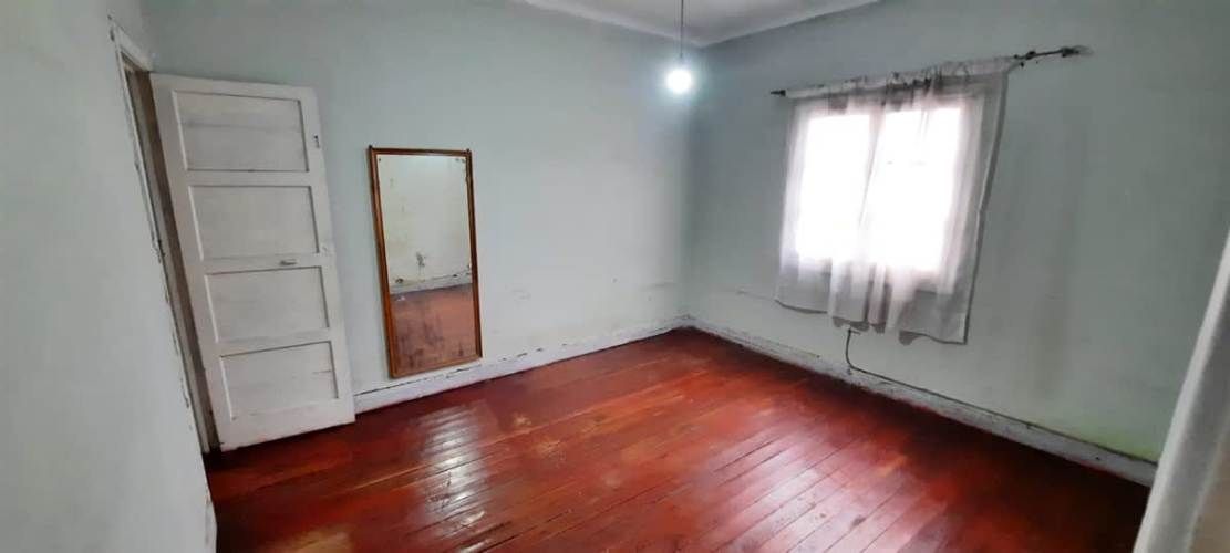 CASA Gran casa sólida, amplio terreno, para remodelar, gran potencial