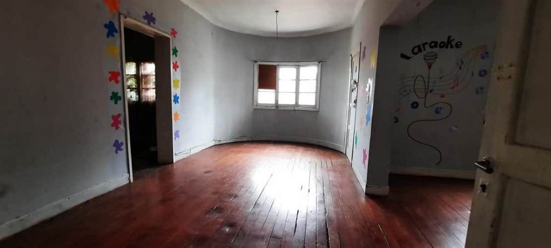 CASA Gran casa sólida, amplio terreno, para remodelar, gran potencial
