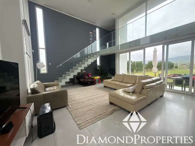 CASA Enrique Abbott, Serena Golf