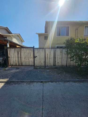 AMR Propiedades ARRIENDA CASA EN BUIN 3D 2B dos pisos Haras de Buin