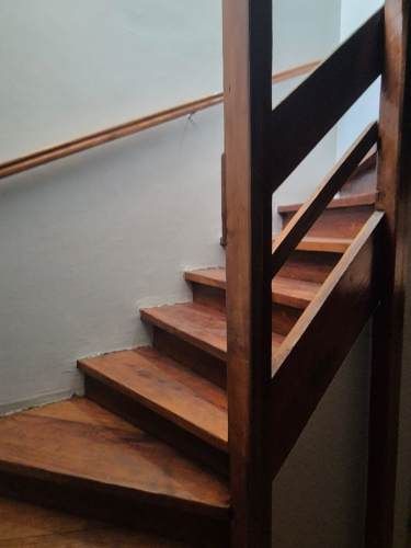 Se arrienda propiedad con sala de reuniones, oficinas, 2 baños, cocina amoblada, excelente estado de mantención