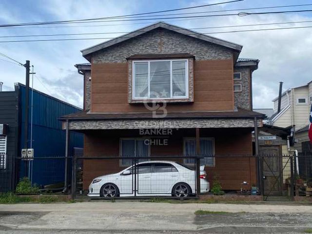 Amplia Casa en Venta sobre Avenida Colón