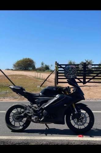 YAMAHA r15 v4