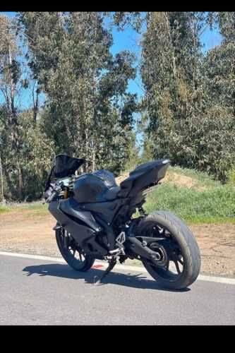 YAMAHA r15 v4