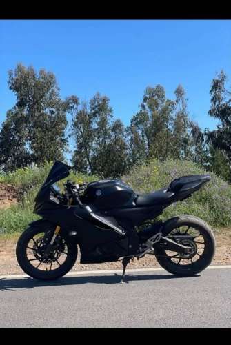 YAMAHA r15 v4