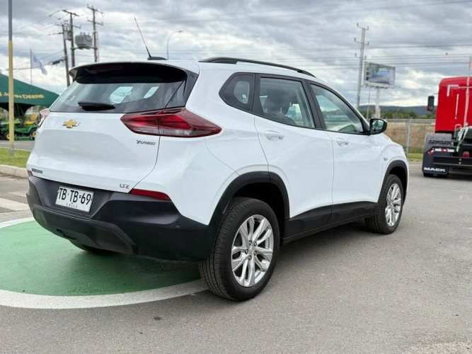 CHEVROLET TRACKER 2024