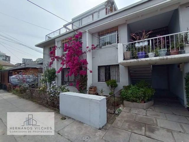 Acogedor departamento en la comuna de Ñuñoa, Santiago.-