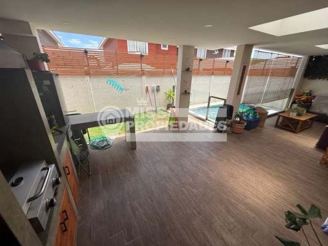 SE VENDE CASA EN SECTOR COSTA LAGUNA