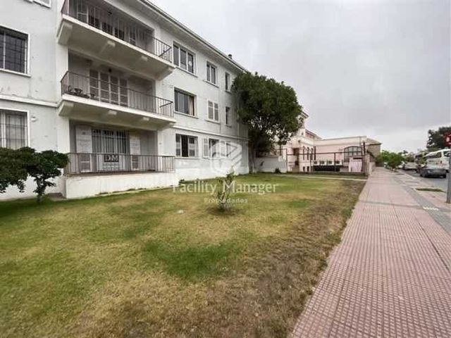 OFICINA Pedro Pablo con Artura Prat