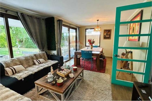 Venta moderna casa en chicureo