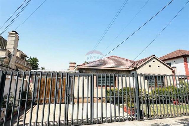 Se vende casa 4d, 2b, 5 est. sector ñuñoa