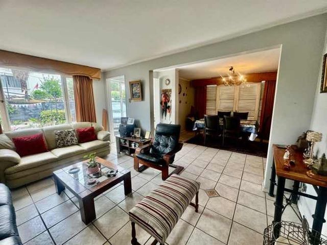 CASA reina Victoria con Monseñor Edwards