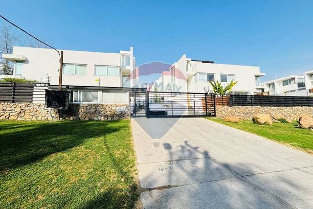 Maravilloso town house, moderno y amplio