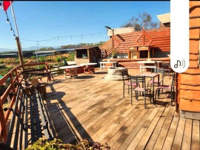 VENDO PARCELA CON CENTRO DE EVENTOS