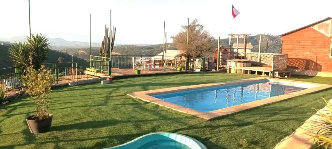 VENDO PARCELA CON CENTRO DE EVENTOS