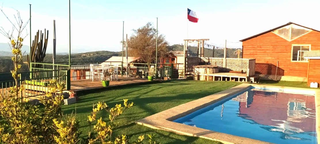 VENDO PARCELA CON CENTRO DE EVENTOS