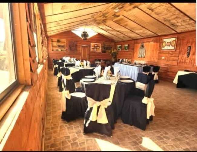 VENDO PARCELA CON CENTRO DE EVENTOS