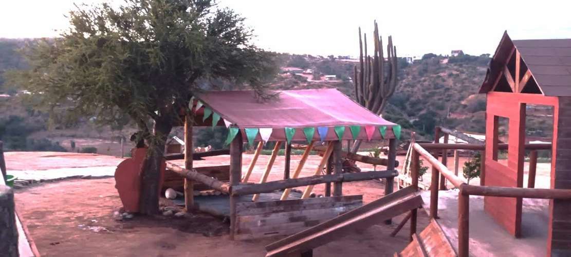 VENDO PARCELA CON CENTRO DE EVENTOS