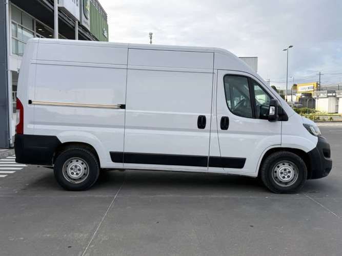 PEUGEOT BOXER 2023