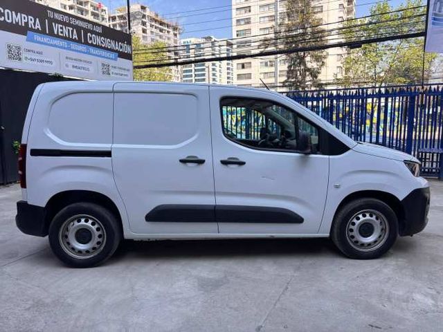 PEUGEOT PARTNER 2023