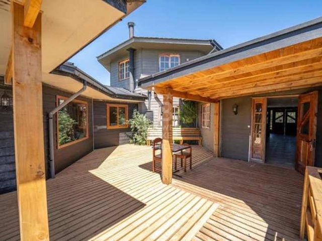 Éxito Turístico en Naturaleza: Hotel y Cabaña 2.5ha