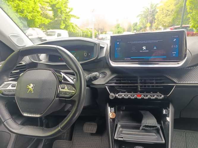 PEUGEOT 2008 2021