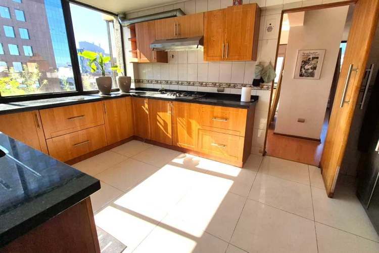 MARAVILLOSO DUPLEX EN LAS CONDES! (126715)