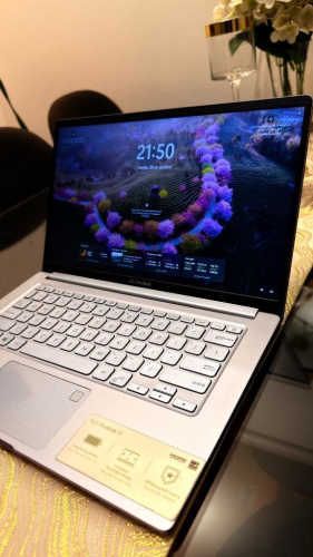 ASUS VivoBook S14 i7 10th • 8GB • 256GB SSD • 14” FHD • Ultraliviano con lector de huellas