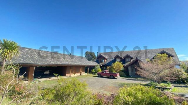 Venta parcela 10.900 m² de terreno, amplia casa