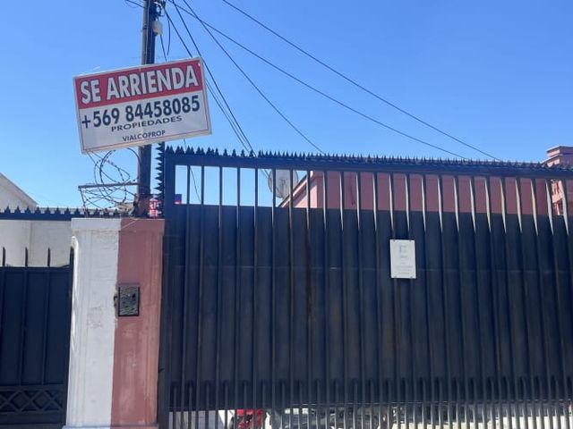 SE ARRIENDA O VENDE AMPLIA CASA EN  SAN BERNARDO