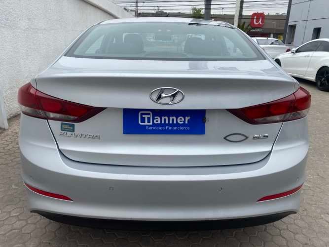 AUTOMOVIL HYUNDAI ELANTRA GLS 1.6 AUTOMATICO AÑO 2016  Km 135312