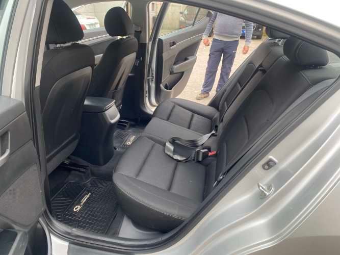 AUTOMOVIL HYUNDAI ELANTRA GLS 1.6 AUTOMATICO AÑO 2016  Km 135312