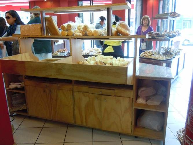 VENDEDORA PASTELERIA Y PANADERIA