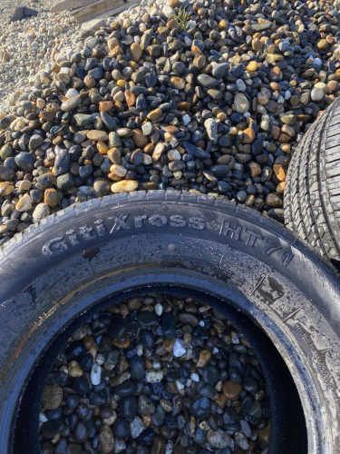 PARA CAMIONETA ARO 17 SOLO 400 KM