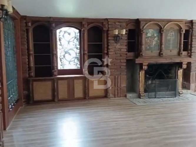 Gran Casa en Lo Barnechea, Barrio El Arrayán