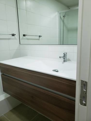 LUMINOSO. ESTUDIO CERCANO AV. ALEMANIA-IDEAL INVERSION