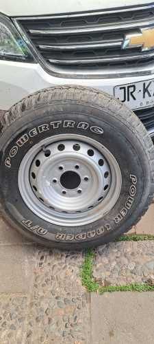 Llanta y neumático 255/70R16 NUEVO