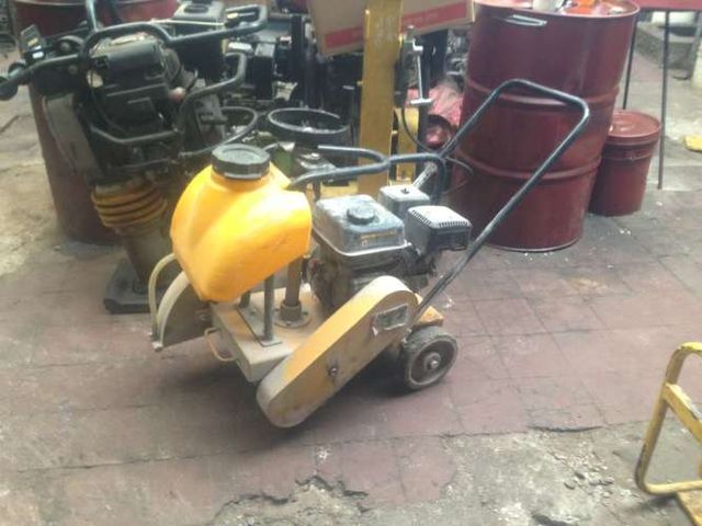 Ayudante mecanico maquinarias