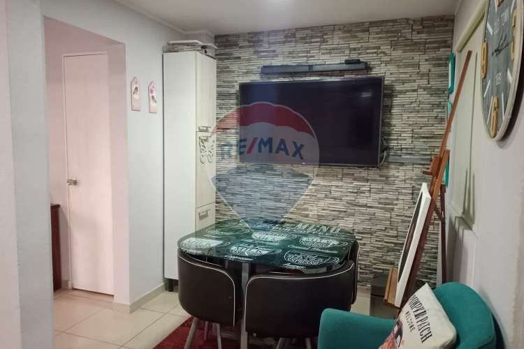 Casa 4 dormitorios, 3 baños + 3 estacionamiento.