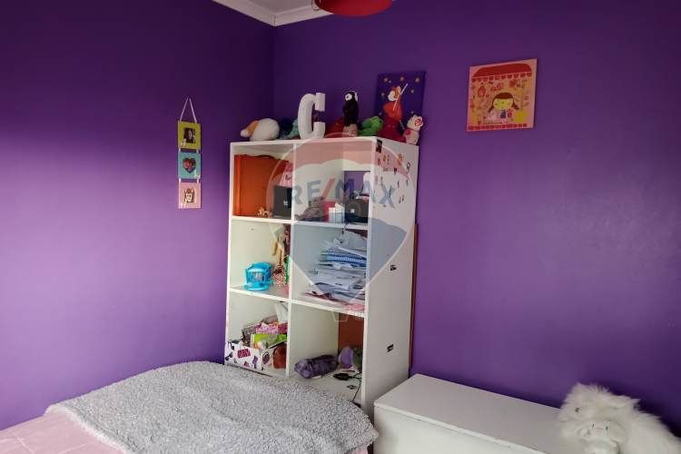 Casa 4 dormitorios, 3 baños + 3 estacionamiento.