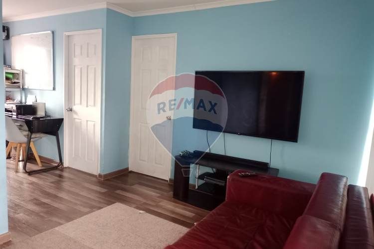 Casa 4 dormitorios, 3 baños + 3 estacionamiento.