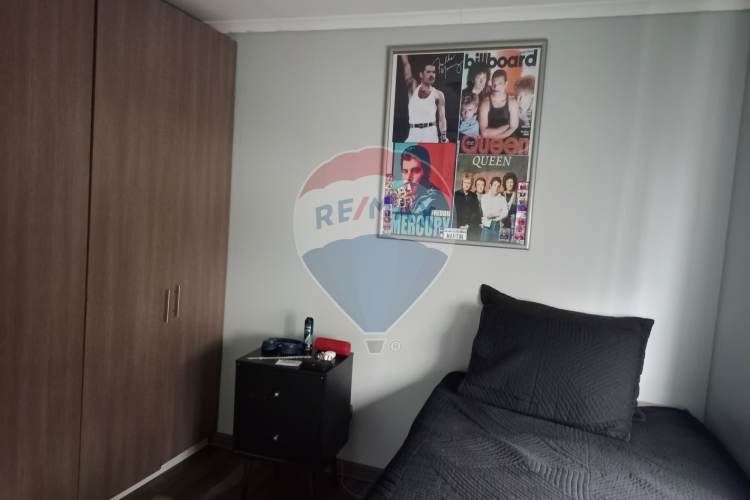 Casa 4 dormitorios, 3 baños + 3 estacionamiento.