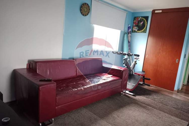 Casa 4 dormitorios, 3 baños + 3 estacionamiento.