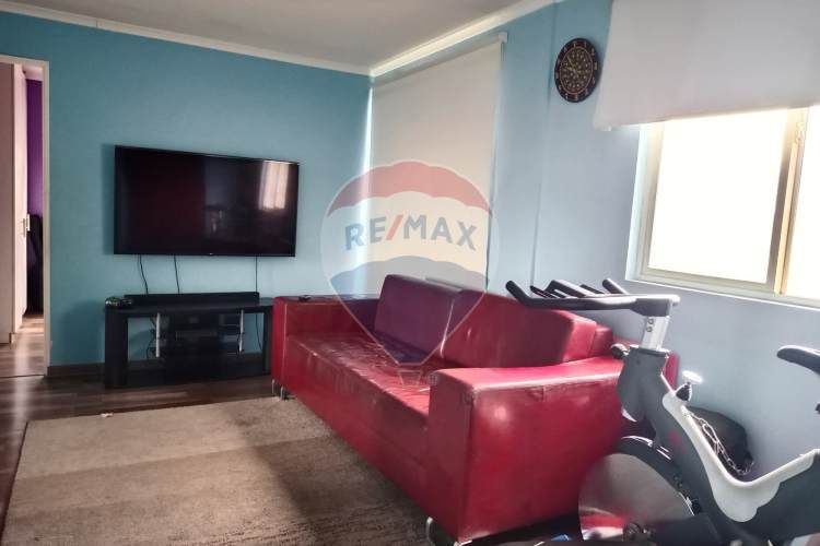 Casa 4 dormitorios, 3 baños + 3 estacionamiento.