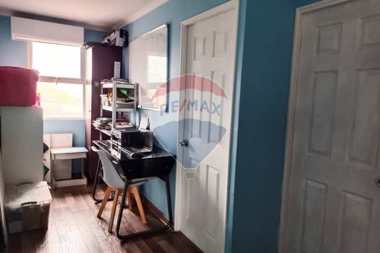 Casa 4 dormitorios, 3 baños + 3 estacionamiento.