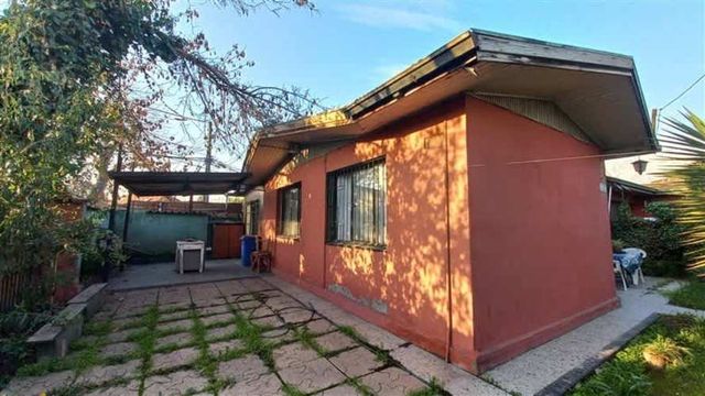 CASA AVENIDA MACUL CON AVENIDA DR. AMADOR NEGHME RODRIGUEZ