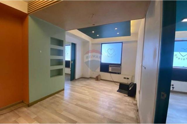 Venta oficina en providencia: torre oteiza