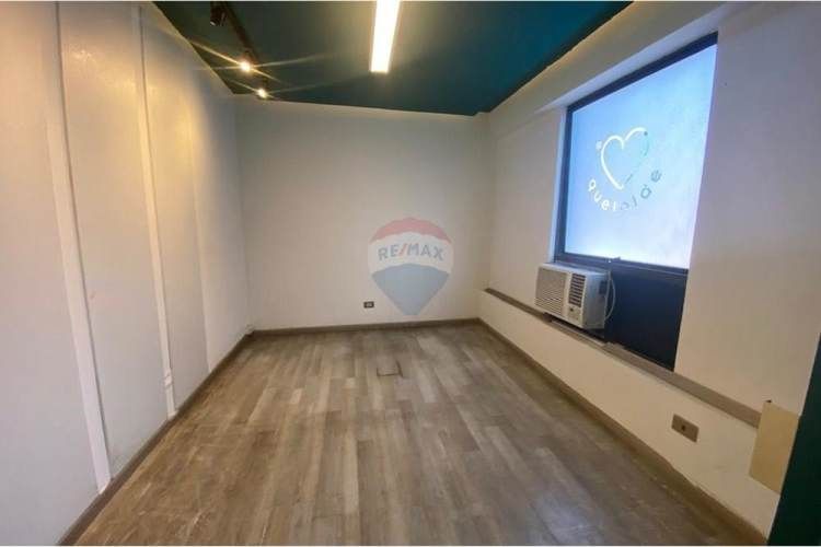 Venta oficina en providencia: torre oteiza