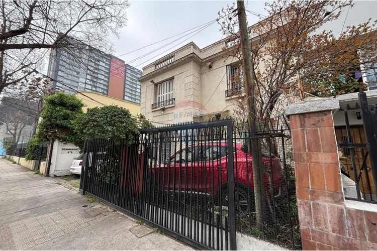 "amplia casa años 40 en ñuñoa, oportunidad única"