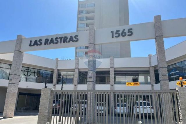 Arriendan 3 locales   en las rastras / 5 norte